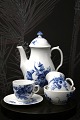 Royal Copenhagen doll coffee set in Blue Flower.
The parts are sold individually...