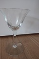 Hvidvinsglas
Holmegaard Glasværk 
Birkholm glas
Design Per Lütken
Klokkeformet kumme med de matte striber
1942
H: ca. 13cm
12 stk.
