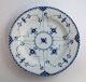 Royal Copenhagen. Musselmalet, halvblonde. Middagstallerken. Model 571. Diameter 
25 cm.  (2 sortering)