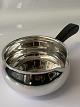 Kokotte, skål med hank i sterling sølv
Designed by F. Hingelberg Anno 1935