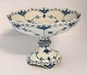 Royal Copenhagen. Blue fluted, full lace. Cake bowl on foot. Model 1020. Height 
14.5 cm. Diameter 20.5 cm. (1 quality)