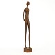 Aabenraa Antikvitetshandel präsentiert: Otto Pedersen, 1905-95, Frauenfigur aus Holz. Signiert. H: 47cm