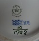 Blå Blomst Svejfet med guld porcelæn. Lågfade eller ragoutfade