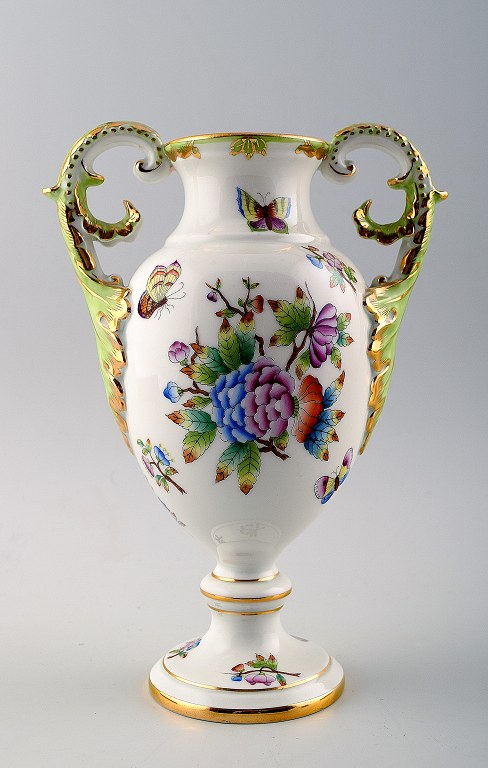 Herend, vase i porcelæn.