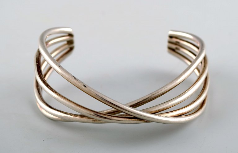 Georg Jensen. Armring - Model Dobbelt Alliance - udført i sterling sølv.