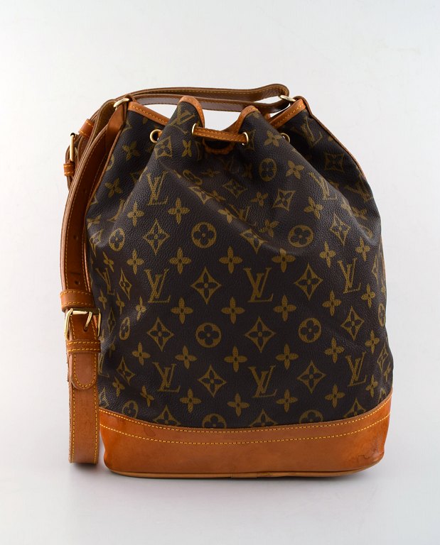 Louis Vuitton. Vintage Skuldertaske. Monogram canvas. Model Noé. 
