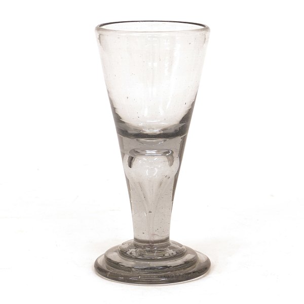 Stort "Nøgen Jomfru" glas med flot mørk sats. Norge ca. år 1750-70. H: 19cm