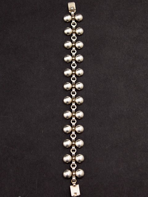 N E From sterling silver bracelet