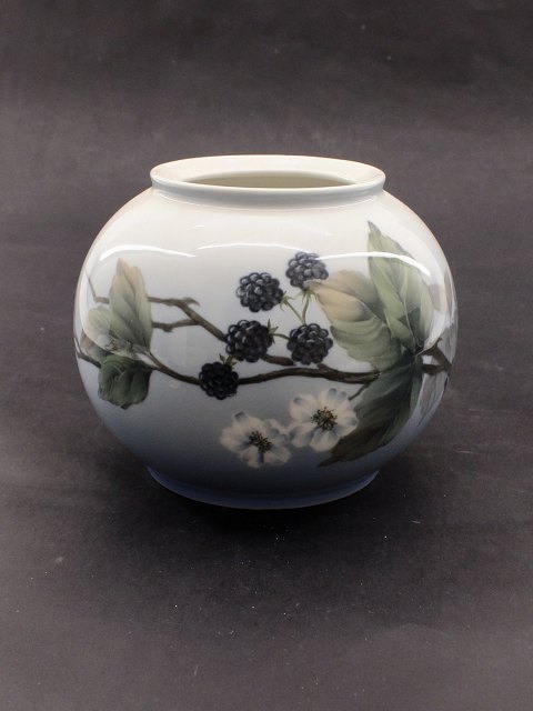 Royal Copenhagen vase 288/42B
