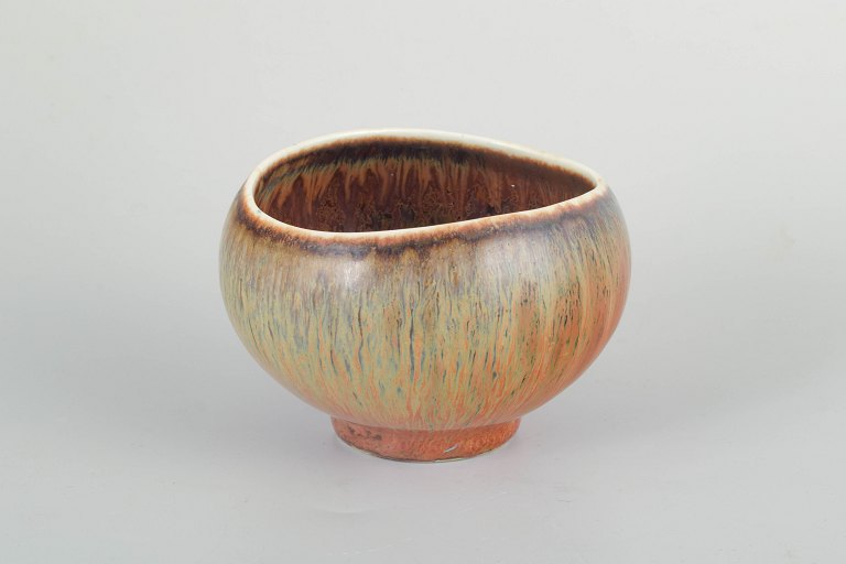 Gunnar Nylund for Rörstrand
Skål, midten af 1900-tallet.