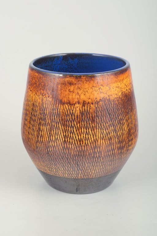 Ingrid Atterberg for Upsala-Ekeby
Vase, 1960s.