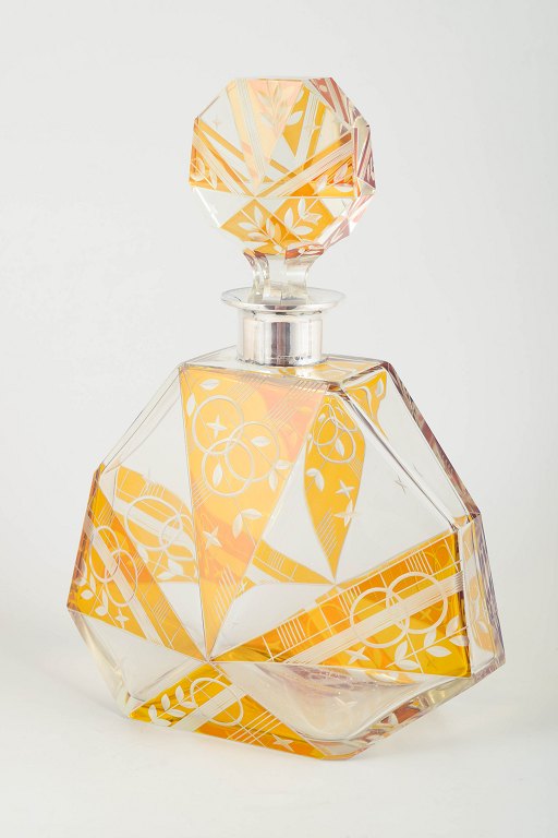 Swedish Art Deco decanter in crystal glass with silver mounting, 1920/30s.