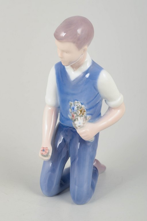 Bing & Grøndahlboy with flowers, model 2346, 1960/70s.