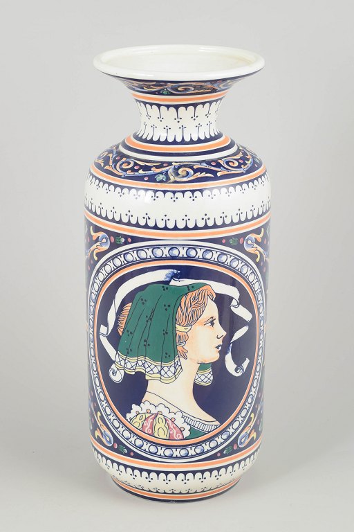 Italian MajolicaVase, 20. århundrede.