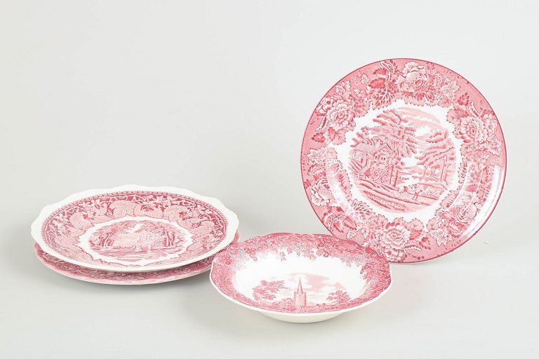 Sæt med tallerkener og skål, Mason’s og andre engelske producenter.