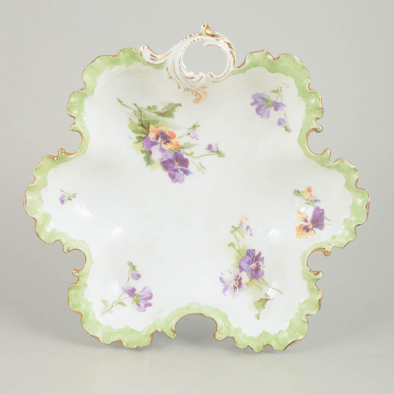 Rosenthal, skål med guldbemaling og blomsterdekoration.