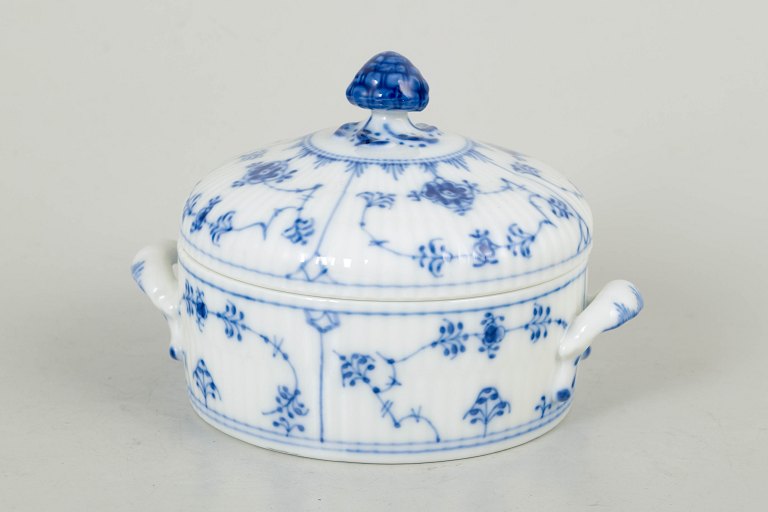 Royal Copenhagen musselmalet riflet sukkerskål.