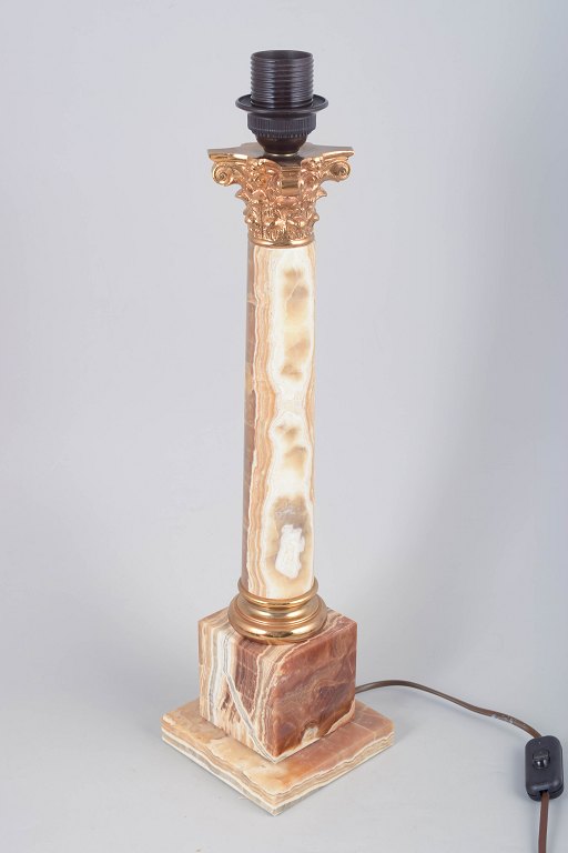 Stor italiensk alabast bordlampe.