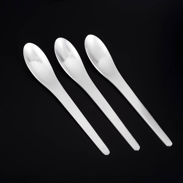 Arne Jacobsen for Georg Jensen, sæt med tre dessertskeer.