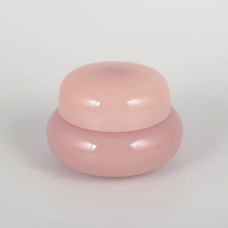 Fransk bonbonniere i rosa opalinglas.