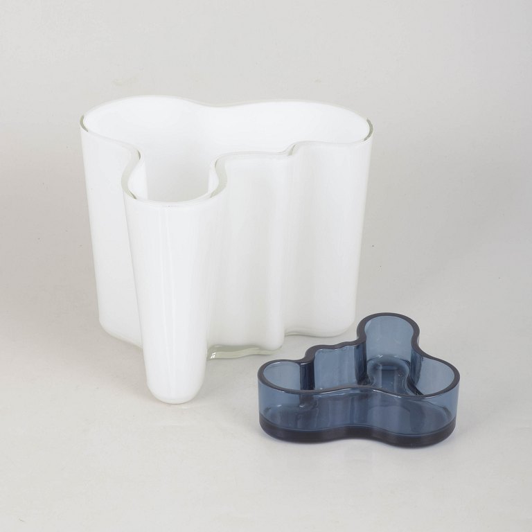Alvar Aalto for Iittala, sæt med "Savoy" vase og skål.